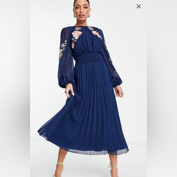 Navy Embroidered Pleated Midi Dress with Open Back - Picture 3 of 4